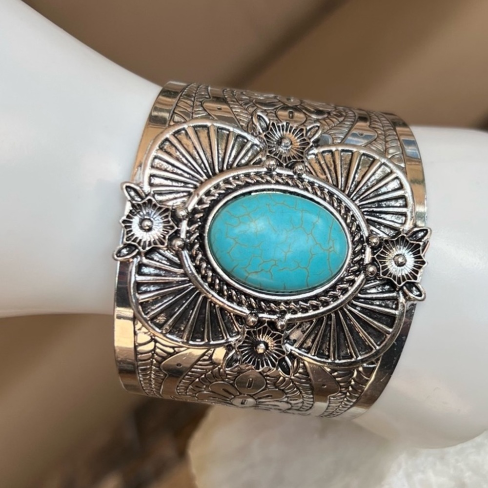 Blue Howlite BOHO Silvertone Cuff